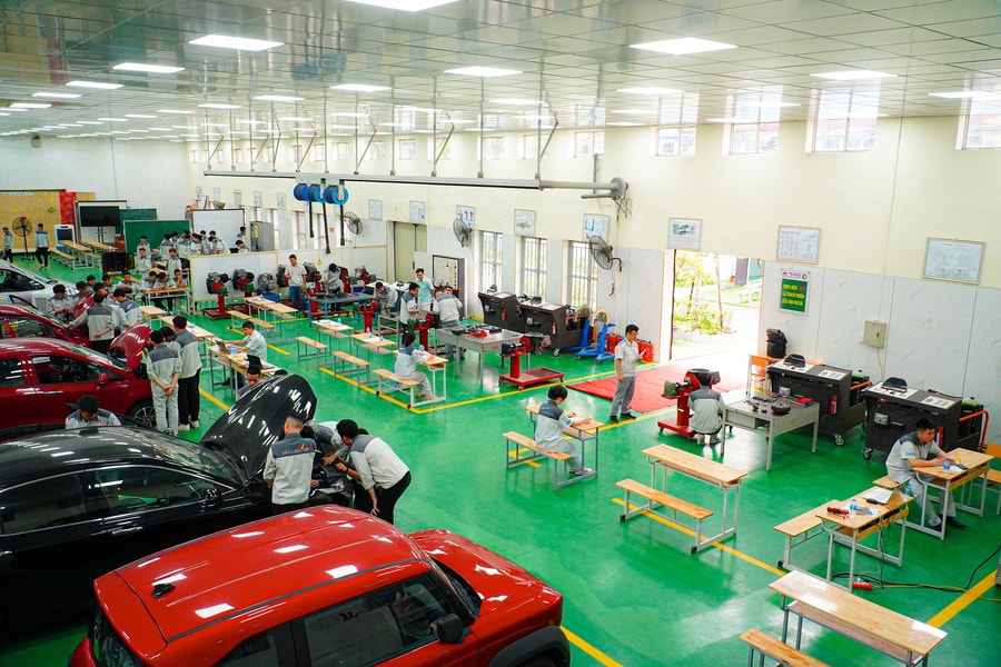 Kỹ thuật ôtô – học phí có trường cao nhất thu 80 triệu/năm