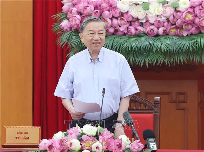 Tiếp tục chủ động rà soát, hoàn thiện dự thảo các văn kiện Đại hội XIV của Đảng