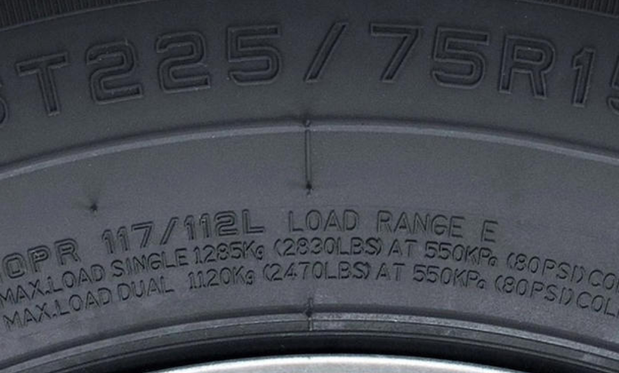 Áp suất ghi trên lốp không phải con số bạn nên dùng