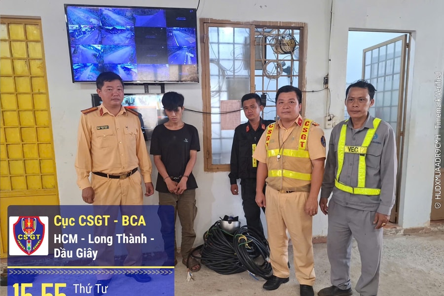 Kéo trộm dây điện, thanh niên dương tính ma túy bị bắt gần cao tốc