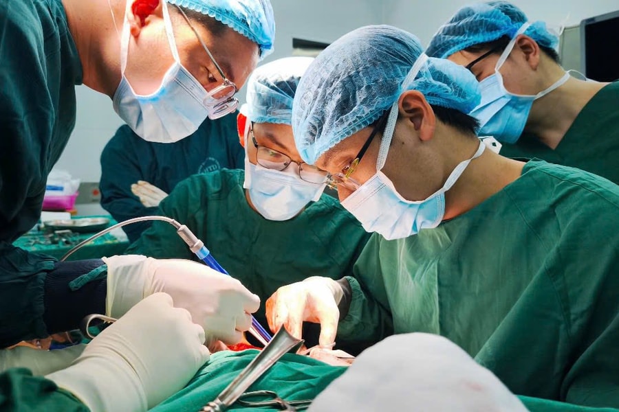 Cơ sở ‘khát’ nhân lực, đề xuất bác sĩ mới ra trường đi nghĩa vụ y tế ít nhất 2 năm