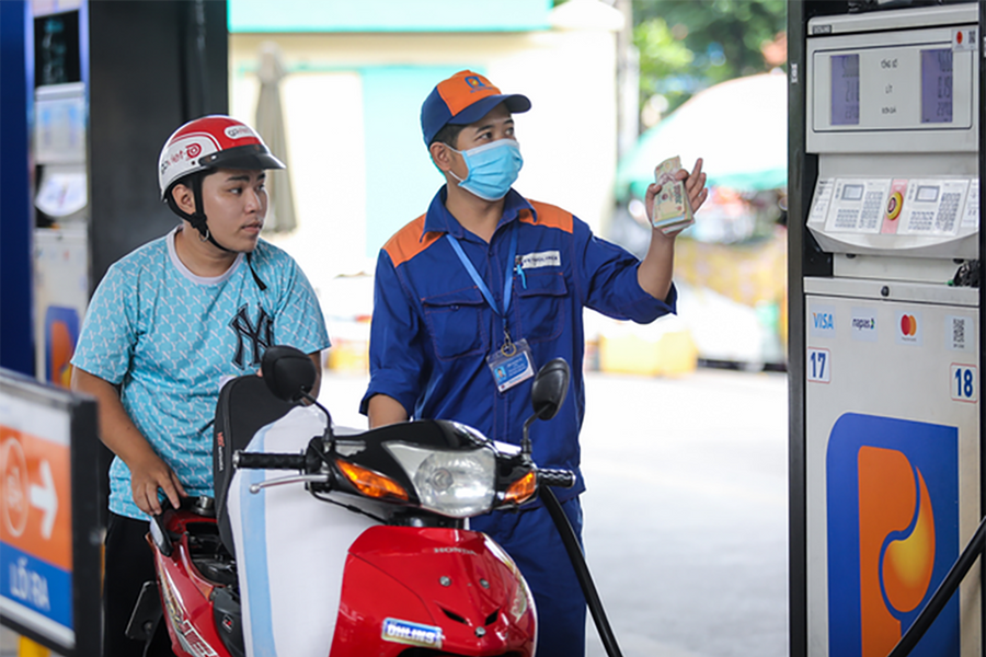 Giá xăng tăng hơn 100 đồng/lít từ 15h chiều nay