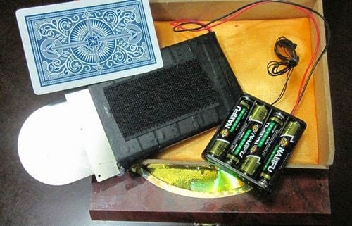 Nghi 'đối thủ' chơi bạc 'bịp', 3 đối tượng uy hiếp cướp lại tài sản