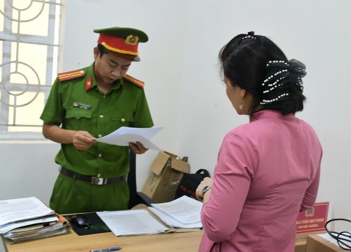 Bắt tạm giam 'bảo mẫu' ném bé trai 14 tháng tuổi gây ‎chấn thương sọ não