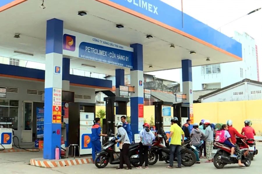 Giá xăng dầu hôm nay 2/8: Giá xăng trong nước tiếp tục tăng, dầu Mỹ mất hơn 1 USD