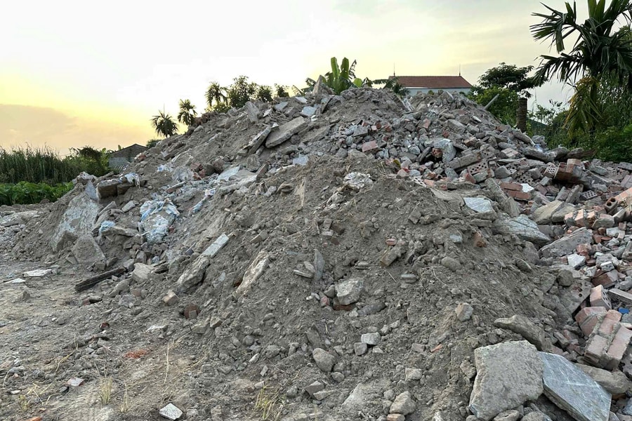 Vụ san lấp đất công trái phép tại xã Văn Giang, tỉnh Hưng Yên: Yêu cầu khắc phục trước ngày 10/8