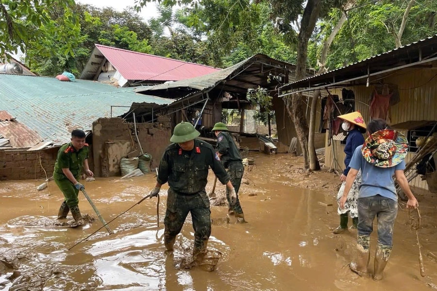 Nghệ An: Hơn 6.300 người vẫn bị cô lập sau 10 ngày mưa lũ
