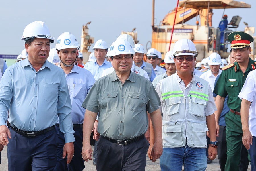 Thủ tướng kiểm tra sân bay Long Thành lần thứ 8, yêu cầu cơ bản hoàn thành vào 19/12/2025