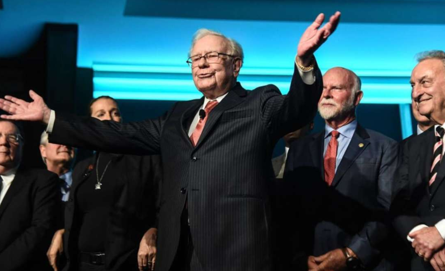 Warren Buffett gửi cảnh báo thẳng thừng về kinh tế đến Nhà Trắng