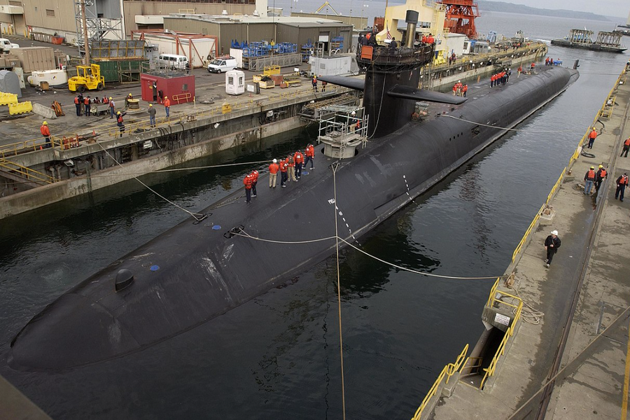 Tổng thống Trump ra lệnh triển khai tàu ngầm hạt nhân sau màn 'đấu khẩu' với ông Medvedev