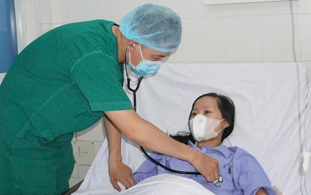 Một quả thận – Hai cuộc đời: Người mẹ âm thầm trao lại sự sống cho con gái