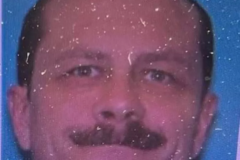 Mỹ truy lùng cựu quân nhân xả súng giết 4 người ở quán bar