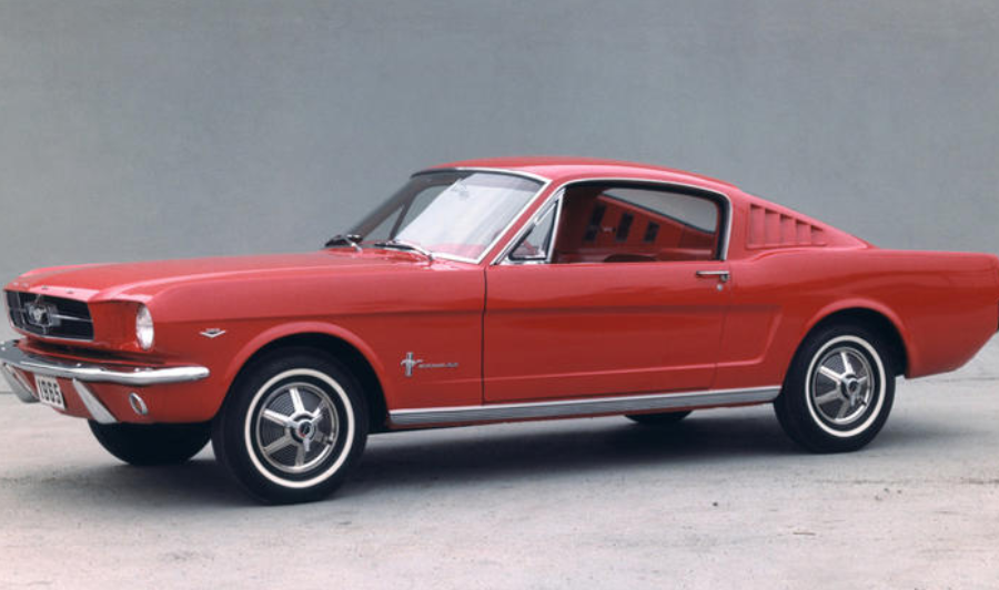 Vì sao xe cổ đắt đỏ cả khi mua lẫn bảo dưỡng?