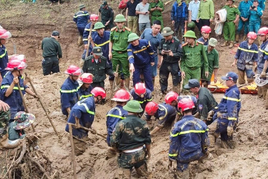 8 sản phụ vượt cạn an toàn giữa tâm lũ Điện Biên