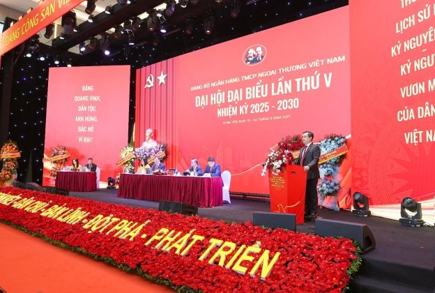 Đại hội đại biểu Đảng bộ Vietcombank lần thứ V, nhiệm kỳ 2025 – 2030: “Tiếp tục giữ vai trò “sếu đầu đàn”, dẫn dắt, tiên phong hiện thực hóa các mục tiêu phát triển đất nước”