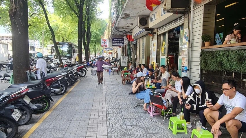TP.HCM: Tạm dừng cấp phép kinh doanh vỉa hè, chuẩn bị đề án quản lý mới