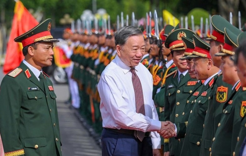 Xây dựng Quân đoàn 12 vững mạnh toàn diện “mẫu mực, tiêu biểu”