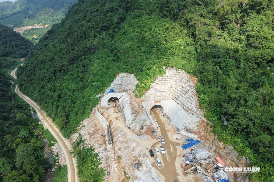 Vượt khó để thông tuyến cao tốc Đồng Đăng - Trà Lĩnh