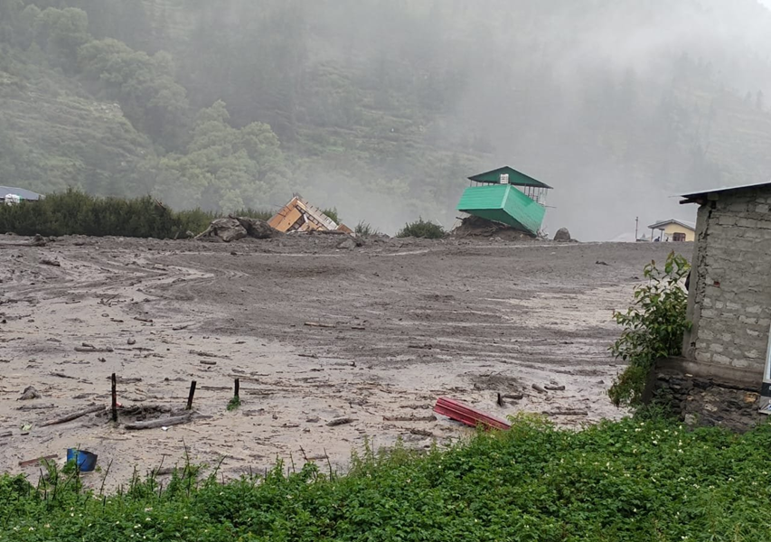 Video lũ quét kinh hoàng cuốn trôi cả ngôi làng ở Ấn Độ