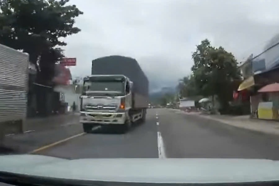 Xử phạt tài xế vượt ẩu suýt gây tai nạn trên Quốc lộ 20