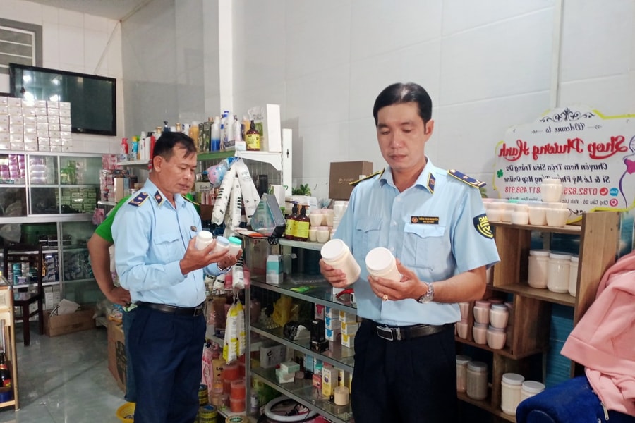 Loại mỹ phẩm nào đang được Bộ Y tế chỉ đạo kiểm tra, xử lý trên toàn quốc?