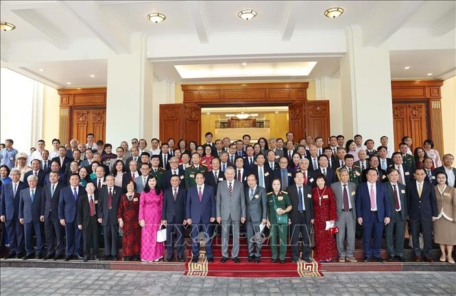 Tổng Bí thư Tô Lâm gặp mặt đại biểu trí thức, nhà khoa học, văn nghệ sỹ