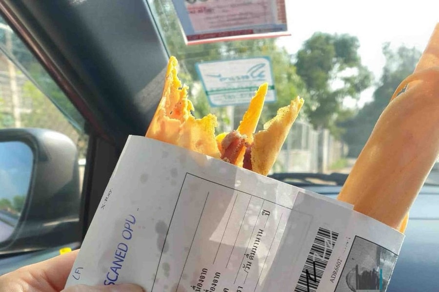 Bệnh viện Thái Lan bị phạt nặng vì để hồ sơ y tế làm giấy gói bánh