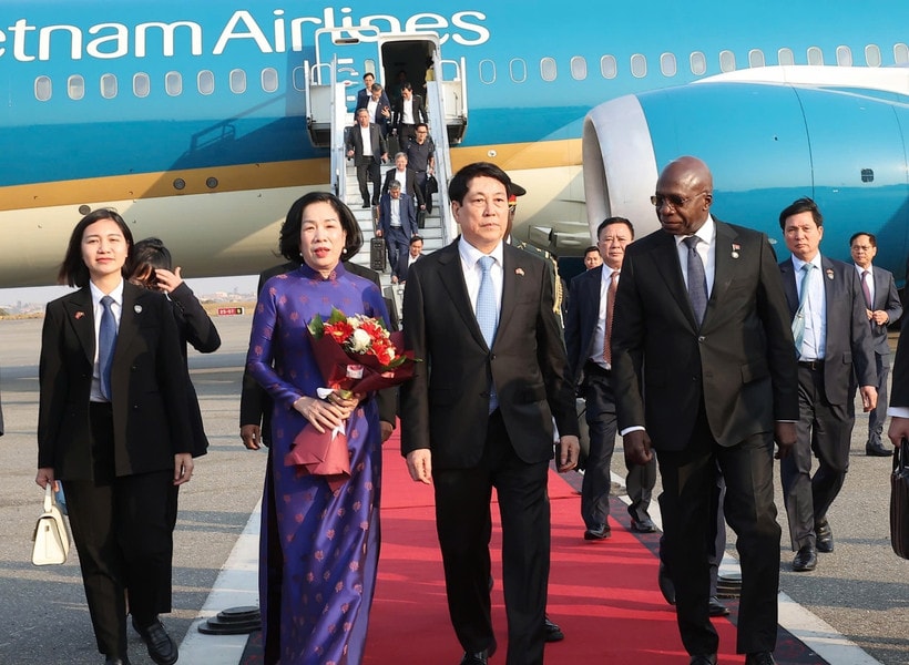 Chủ tịch nước Lương Cường bắt đầu chuyến thăm cấp Nhà nước Cộng hòa Angola