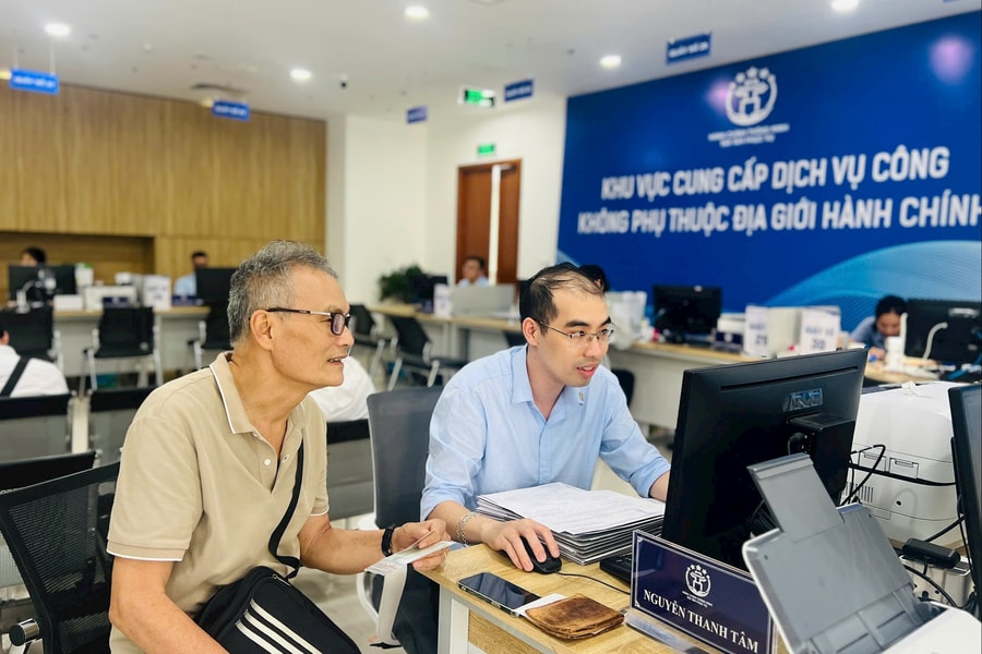 Hà Nội: Tạo 'áp lực số' để hình thành 'thói quen số'