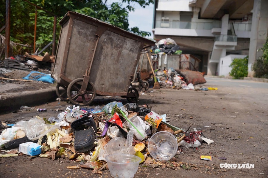 Hà Nội lắp camera giám sát tại “điểm đen” rác thải