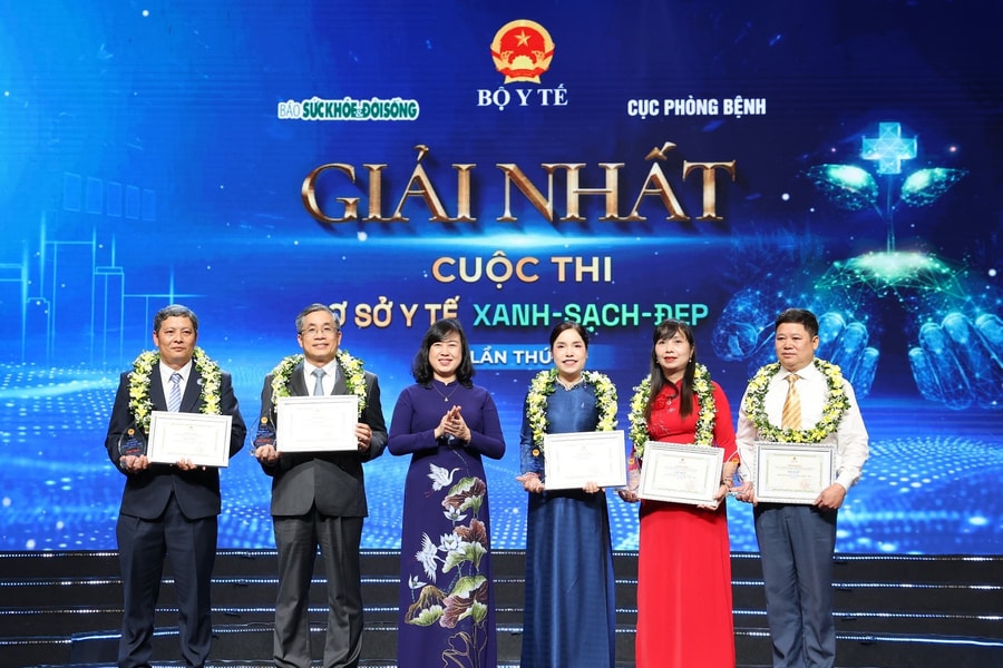 Lần đầu trao giải Cơ sở y tế Xanh - Sạch - Đẹp: Người dân chấm điểm qua mã QR