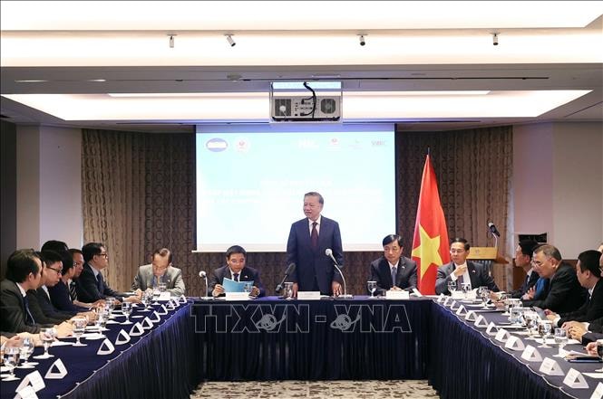 Tổng Bí thư Tô Lâm gặp mặt Mạng lưới Đổi mới sáng tạo Việt Nam tại Hàn Quốc