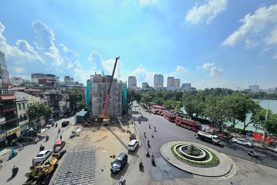 Phá dỡ một phần nhà hàng Thủy Tạ, Hà Nội gấp rút chỉnh trang quảng trường Đông Kinh Nghĩa Thục