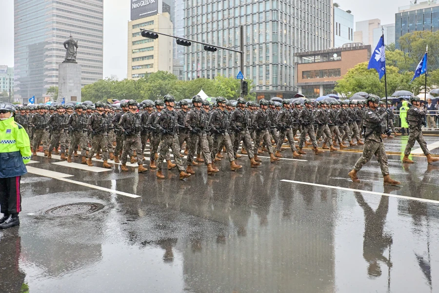 Quân đội Hàn Quốc đối mặt khủng hoảng nhân lực do tỷ lệ sinh thấp kỷ lục