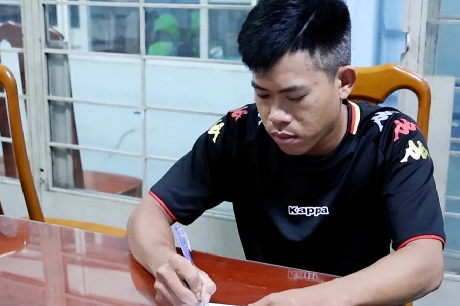 Cho vay tiền với lãi suất 'cắt cổ', ép con nợ chụp ảnh khỏa thân, quan hệ tình dục