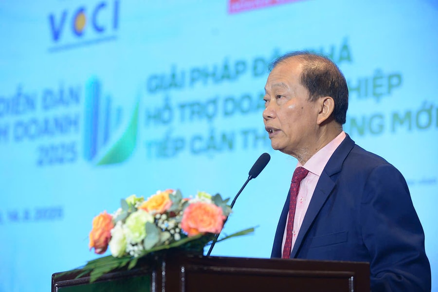 Doanh nghiệp Việt trước 'ngã rẽ' năm 2025: Hoặc đổi mới, hoặc tụt lại