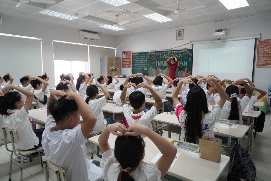 Quảng Ninh đồng loạt tuyển giáo viên, nhân viên hợp đồng cho năm học 2025-2026