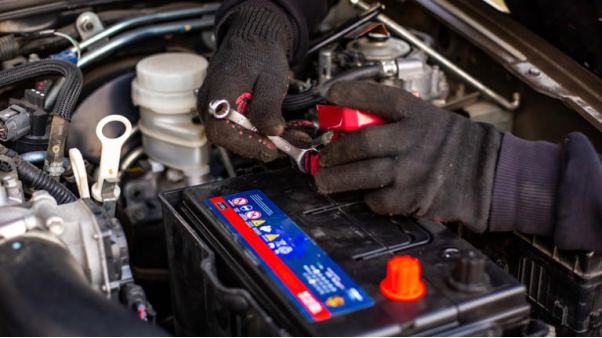 Hậu quả của việc lắp sai ắc quy ô tô