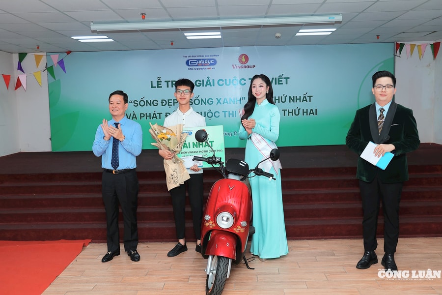 Tạp chí điện tử Giáo dục Việt Nam trao giải cuộc thi viết 'Sống đẹp - Sống xanh': Sân chơi ý nghĩa cho các cây bút nhí