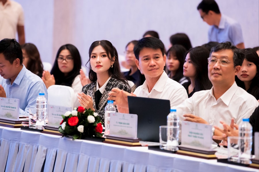 Hoa hậu Nguyễn Thanh Hà: Bảo vệ môi trường sống là bảo vệ tương lai