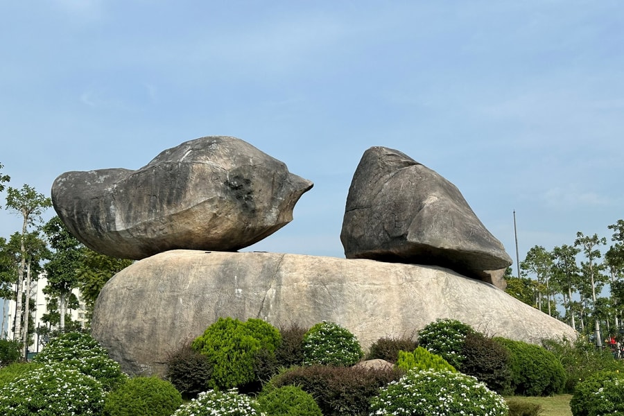 Thanh Hoá: Có thêm Hòn Trống Mái thứ 2 ở Sầm Sơn