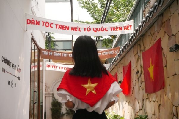 Thị trường rộn ràng sản phẩm sáng tạo chào mừng Quốc khánh 2/9