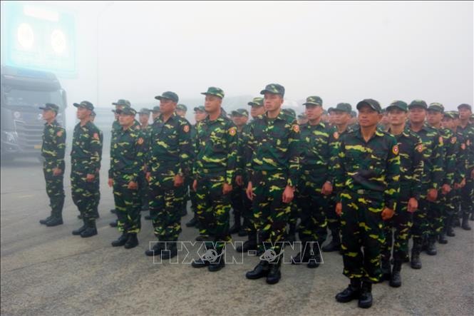 Đón đoàn Quân đội Lào sang tham gia diễu binh, diễu hành dịp Quốc khánh 2/9