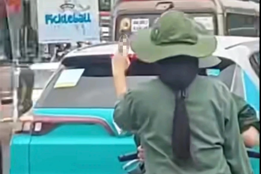 Hiệu trưởng lên tiếng vụ clip học sinh có hành động phản cảm trước đoàn xe A80