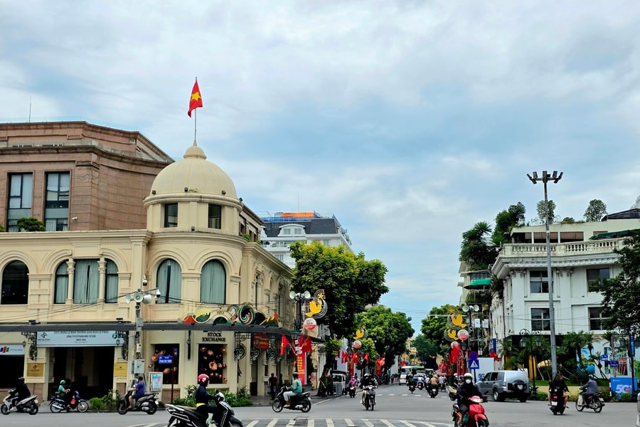 Người dân sẽ được gửi xe ở trụ sở, trường học khi dự Lễ kỷ niệm, diễu binh, diễu hành