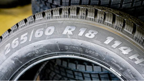 Cách nhận biết lốp xe ô tô giả