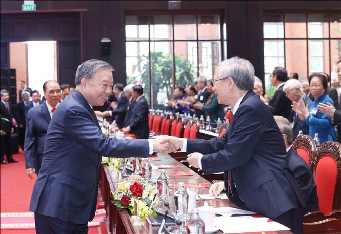 Tổng Bí thư chủ trì buổi gặp mặt các đồng chí nguyên lãnh đạo Đảng, Nhà nước