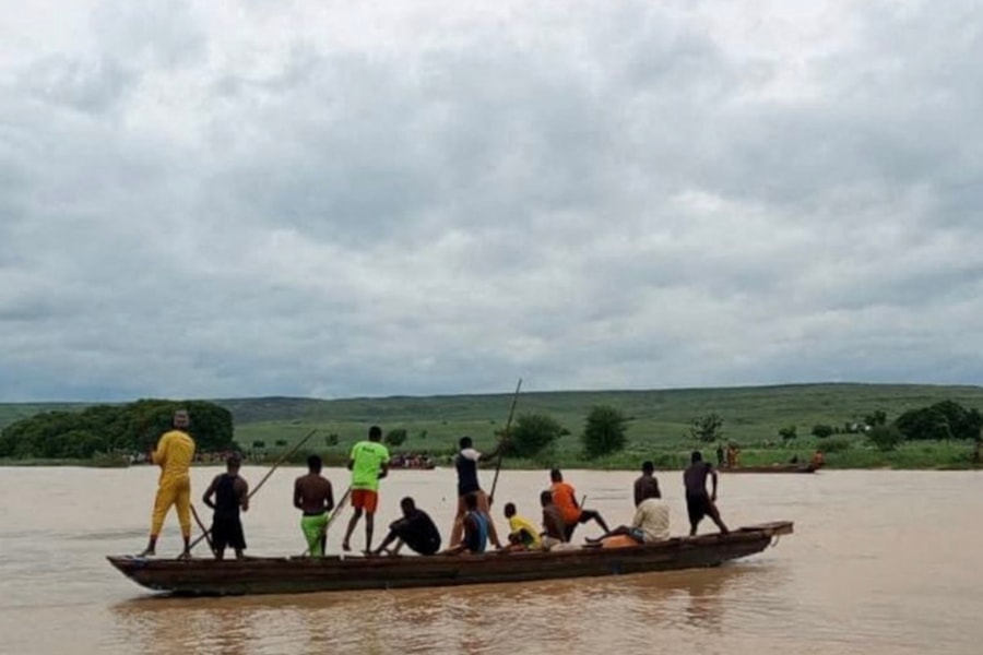 Lật thuyền ở Nigeria, hơn 40 người mất tích