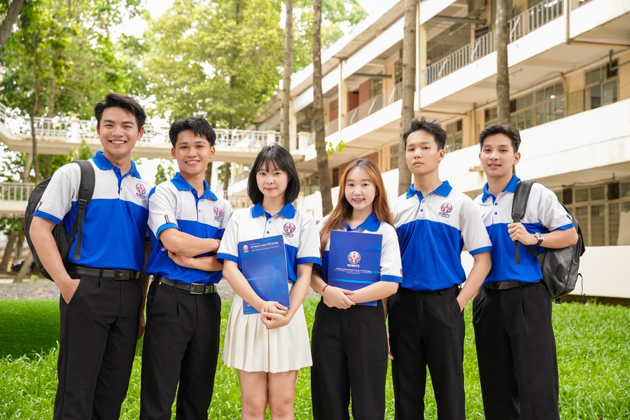 Điểm chuẩn của trường kỹ thuật có ngành Sư phạm tiếng Anh dẫn đầu 27,5 điểm