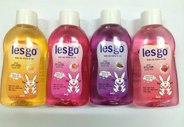 Thu hồi toàn quốc lô nước súc miệng trẻ em Lesgo chứa chất ngoài công thức